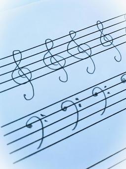 五線ノートにト音記号とヘ音記号の練習10 五線ノートにト音記号とヘ音記号の練習10 五線,ノート,音楽の写真素材