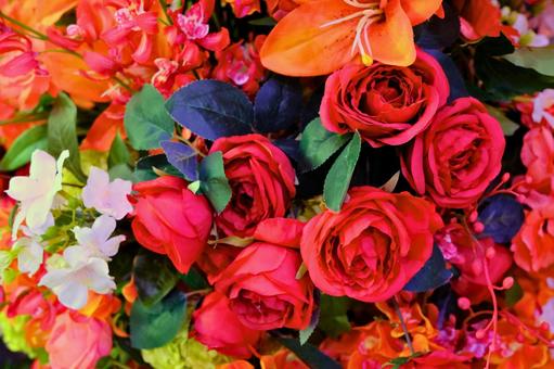 フラワーアレンジメント（赤い花）の写真