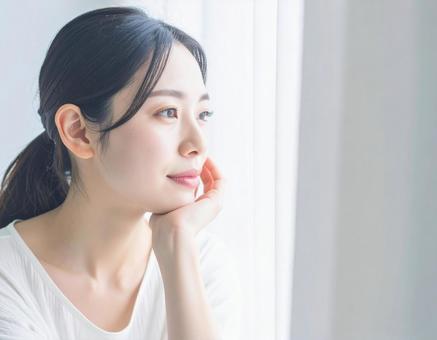 美容・スキンケア 女性 横顔 8 美容・スキンケア 女性 横顔 8の写真