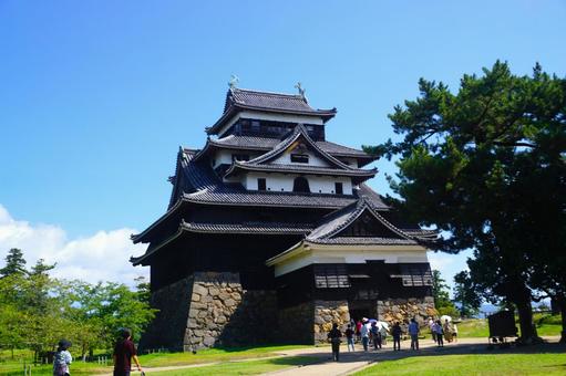 松江城の天守閣と青空5 松江城の天守閣と青空5 松江城,千鳥城,天守の写真素材
