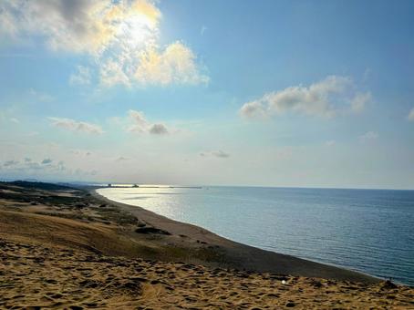 鳥取砂丘の空と海 鳥取砂丘の空と海の写真