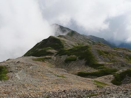 大門沢下降点付近から景色 大門沢下降点,白根三山,北岳の写真素材