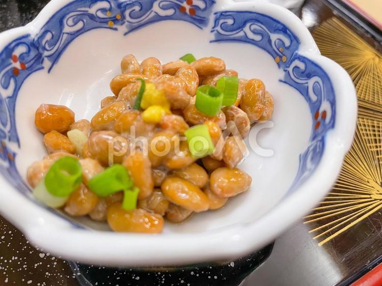 朝食に添えられた納豆 納豆,和食,朝食の写真素材