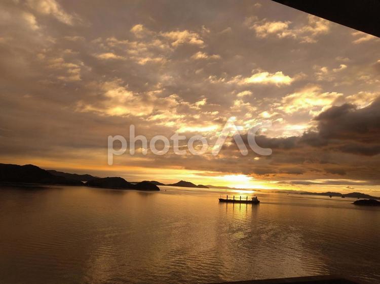 瀬戸内海の夕日 瀬戸内海,岡山,夕日の写真素材