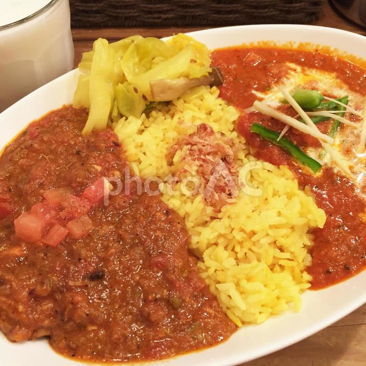 2種類のカレー　チキンバターカリー＆キーマカリー カレー,食事,辛いの写真素材