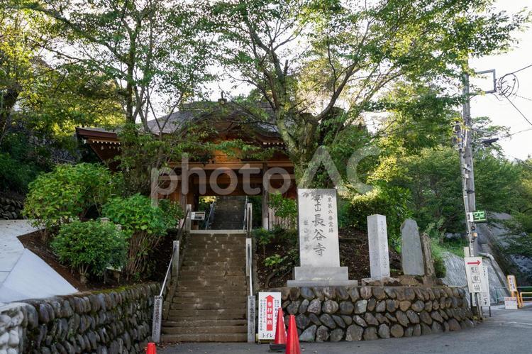 飯山観音の石段と門 日本,観光地,神社の写真素材