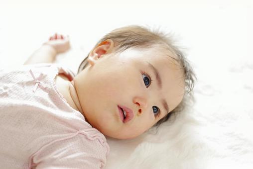 無邪気に笑う赤ちゃんポートレート 赤ちゃん,ベビー,かわいいの写真素材