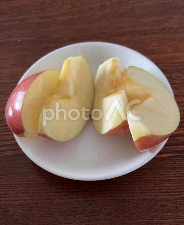 R7.03.06　カットりんごサンふじ カットりんご,りんご,りんごサンふじの写真素材