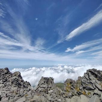 巨岩がたくさんある山 登山,ハイキング,岩場の写真素材