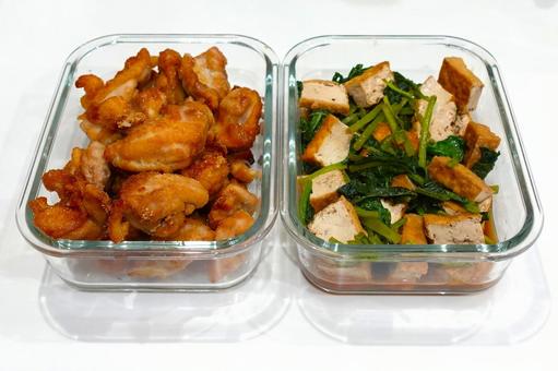 からあげ_厚揚げと小松菜の煮浸し からあげ_厚揚げと小松菜の煮浸し からあげ,鶏肉,厚揚げと小松菜の煮浸しの写真素材
