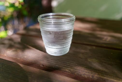 テラスの冷たい水 テラスの冷たい水の写真
