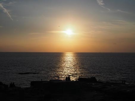 夕日と海 夕日と海の写真