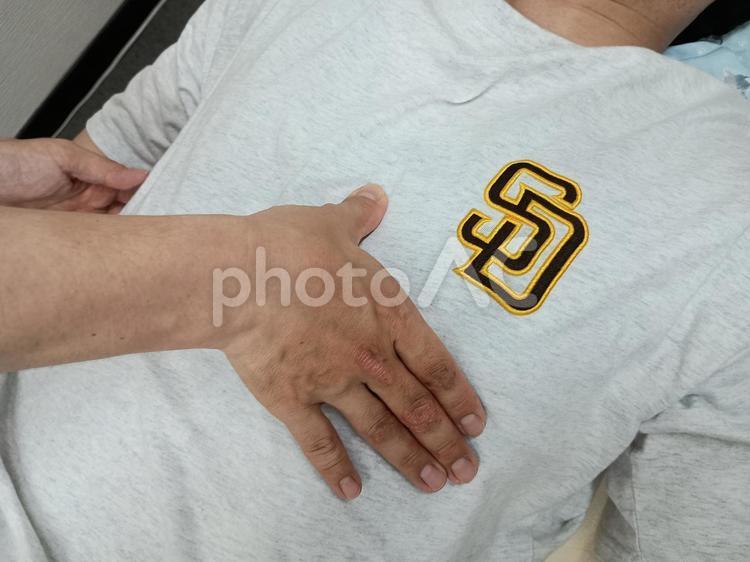 胸のツボ膻中だんちゅう 東洋医学,ツボ,経穴の写真素材