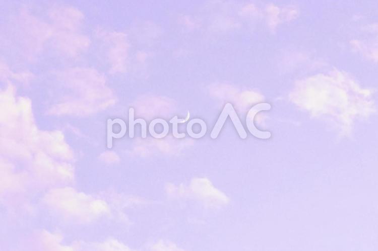 三日月　ピンクの雲と薄紫色の空　かわいい 背景画像,三日月,月の写真素材