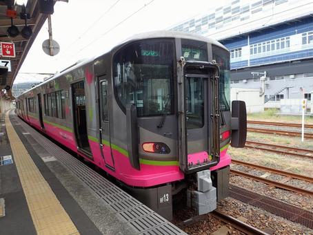 ハピラインふくいの車両 jr敦賀駅,敦賀駅,ハピラインふくいの写真素材