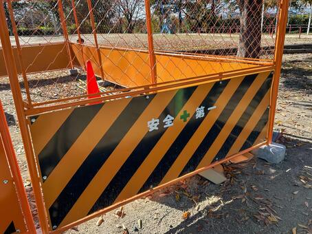 工事現場のガードフェンス安全第一 ガードフェンス,工事,フェンスガードの写真素材