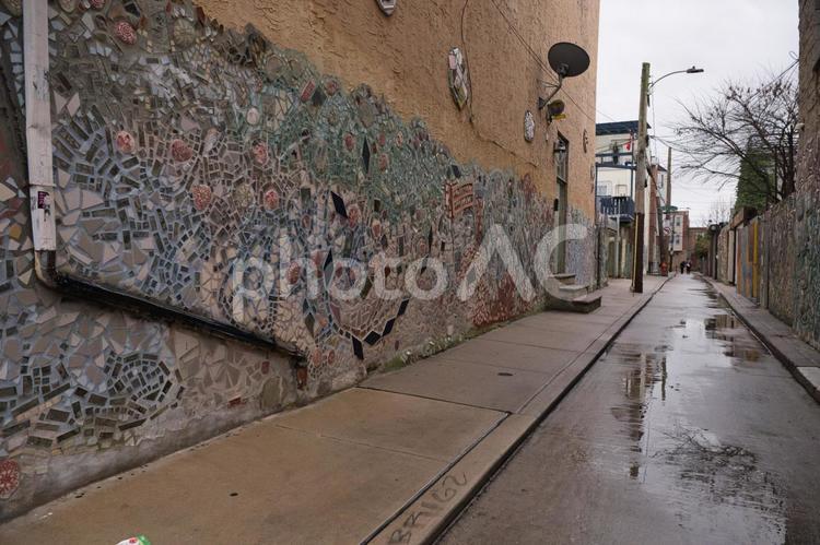 雨のフィラデルフィアの路地裏 フィラデルフィア,路上,路地裏の写真素材