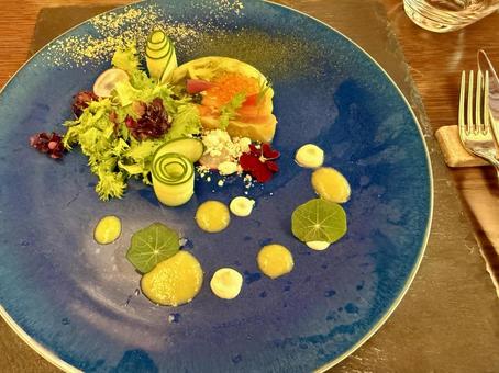 モネをイメージしたお魚料理 モネをイメージしたお魚料理 京都,日本,料理の写真素材