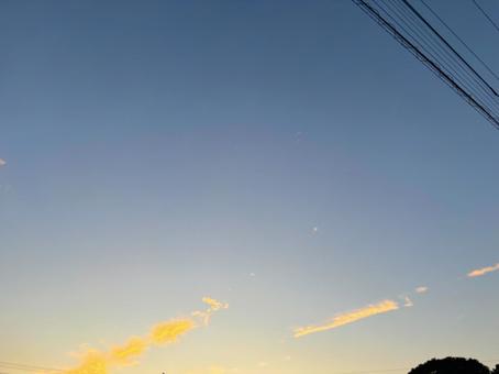 夕焼け 雲 オレンジカラー 空,夕日,ゆうやけの写真素材