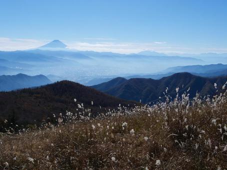 乾徳山から望む富士山 乾徳山から望む富士山 富士山,乾徳山,山梨市の写真素材