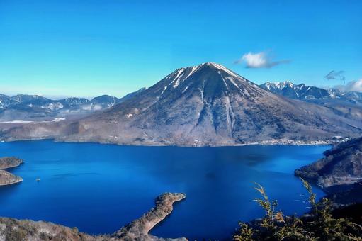 日光中禅寺湖と男体山 日光,中禅寺湖,男体山の写真素材