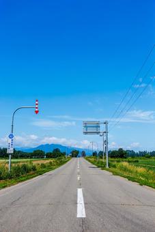 青空と一本道 青空と一本道 青空と一本道,道,直線の写真素材