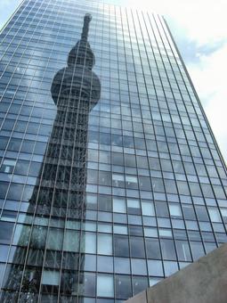 曇り日の東京スカイツリー-63 東京スカイツリー,曇り日,雲の写真素材