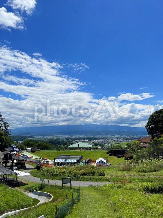 高原から望む夏の青空と自然の風景 高原,風景,夏休みの写真素材