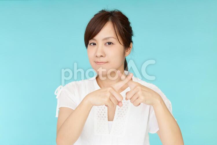 禁止の意思表示をする女性 女性,女,手の写真素材
