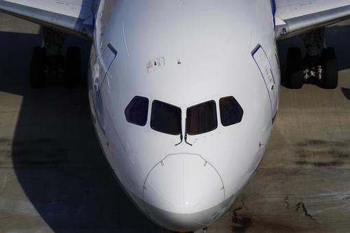 飛行機のアップ 飛行機のアップの写真