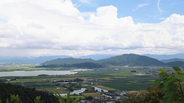 初秋の八幡城北の丸跡から安土城址を眺める 初秋の八幡城北の丸跡から安土城址を眺める 西の湖,安土城址,八幡城の写真素材