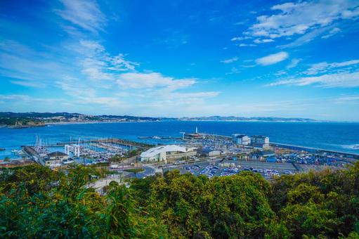 青空とマリーナの景色 青空とマリーナの景色 青空,雲,海の写真素材