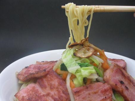ラーメン 麺類 ラーメン 麺類の写真