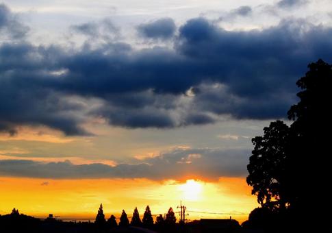 9月の朝日と空 9月の朝日と空の写真