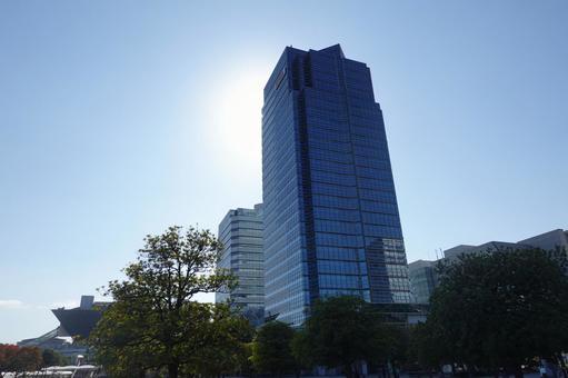 東京国際展示場とビル 国際展示場,東京ビックサイト,展示会の写真素材