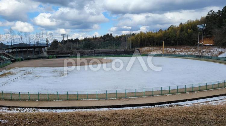 外野の積雪 外野,積雪,薄いの写真素材