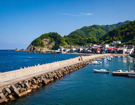 防波堤のある美しい港町 防波堤のある美しい港町の写真