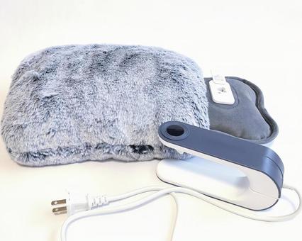 電気湯たんぽ グレー1 電気湯たんぽ グレー1 電気湯たんぽ,湯たんぽ,充電式の写真素材