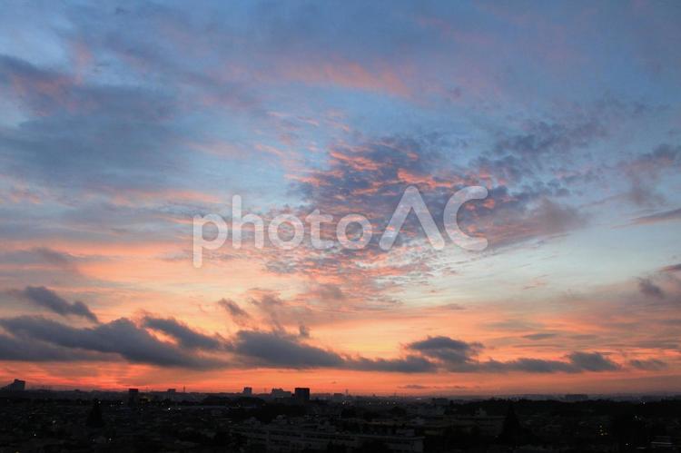 朝焼け　日の出　dawn  朝焼け,夜明け,朝焼け雲の写真素材