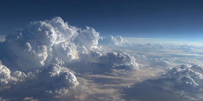 青い空と雲が織りなす地球の美しさ 青い空と雲が織りなす地球の美しさの写真