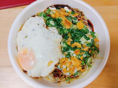 広島風お好み焼きたまごねぎにんにく乗せ お好み焼き,ごはん,グルメの写真素材