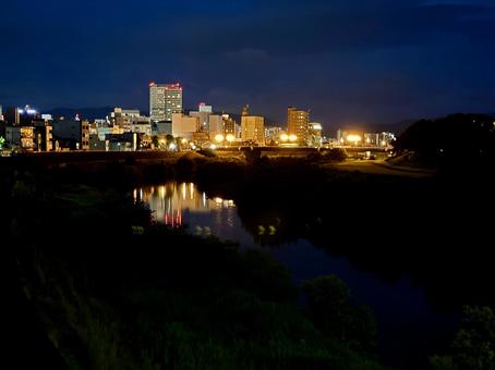 夜空と満月　福井県の足羽川 夜空,満月,福井県の写真素材