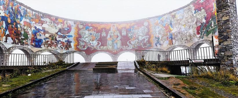 ロシア・ジョージア友好記念碑 ジョージア,モニュメント,記念碑の写真素材