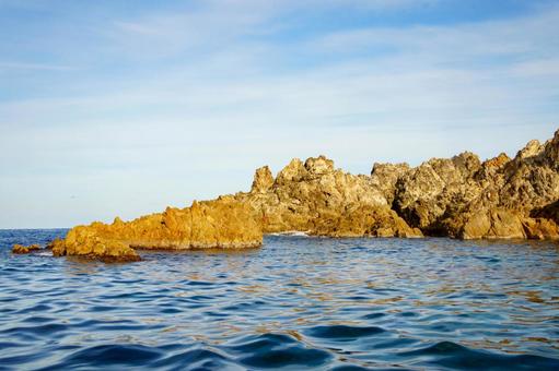 荒々しい岩の並ぶ海岸 海,自然,風景の写真素材