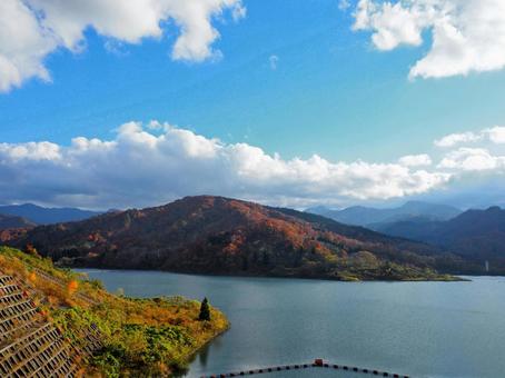 秋の景色２４ ダム,大谷ダム,新潟県の写真素材