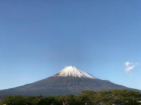 蒼穹に立つ富士 蒼穹に立つ富士の写真