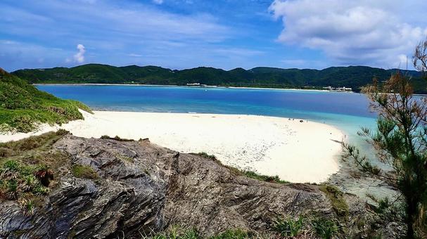 沖縄県慶良間諸島嘉比島のビーチの風景 沖縄県慶良間諸島嘉比島のビーチの風景 嘉比島,ビーチ,海の写真素材