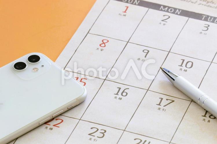 スマホとカレンダー　シフト管理　予定 カレンダー,スマホ,シフトの写真素材