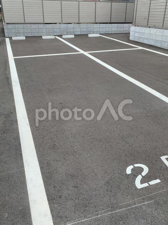 駐車場の新設設置すぐ 敷地,舗装道路,間隔の写真素材