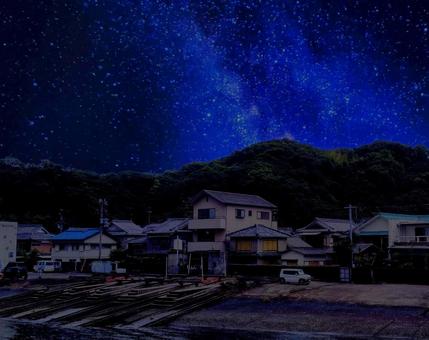 夜の漁港で眺める星 夜の漁港で眺める星 天の川,星空,夜景の写真素材
